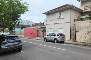 Casa com 484m², 6 dormitórios, 2 vagas, no bairro São Pelegrino em Caxias do Sul para Comprar