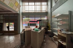 Loja com 235m², 1 vaga, no bairro Pio X em Caxias do Sul para Comprar