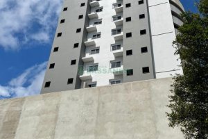 Apartamento com 77m², 2 dormitórios, 2 vagas, no bairro Petrópolis em Caxias do Sul para Comprar