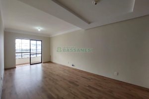 Apartamento com 110m², 3 dormitórios, 1 vaga, no bairro São Pelegrino em Caxias do Sul para Alugar