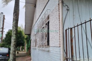 Casa com 180m², 3 dormitórios, 1 vaga, no bairro Panazzolo em Caxias do Sul para Comprar