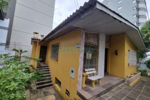 Casa com 200m², 3 dormitórios, 2 vagas, no bairro Pio X em Caxias do Sul para Comprar