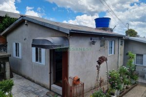 Casa com 118m², 4 dormitórios, no bairro Kayser em Caxias do Sul para Comprar