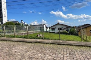 Terreno com 336m², no bairro Panazzolo em Caxias do Sul para Comprar