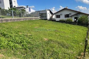 Terreno com 336m², no bairro Panazzolo em Caxias do Sul para Comprar