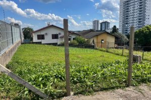 Terreno com 336m², no bairro Panazzolo em Caxias do Sul para Comprar