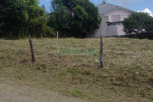 Terreno com 360m², no bairro Charqueadas em Caxias do Sul para Comprar