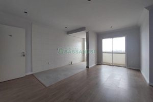Apartamento com 55m², 2 dormitórios, 2 vagas, no bairro Panazzolo em Caxias do Sul para Comprar