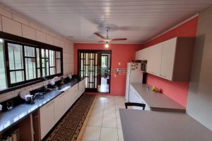 Casa com 185m², 3 dormitórios, 1 vaga, no bairro Bom Pastor em Caxias do Sul para Comprar