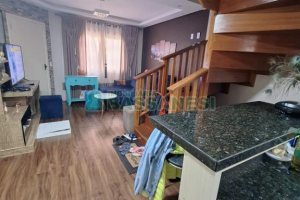 Sobrado com 104m², 3 dormitórios, 1 vaga, no bairro Vila Verde em Caxias do Sul para Comprar