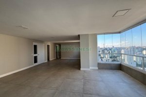 Apartamento com 142m², 3 dormitórios, 2 vagas, no bairro Cristo Redentor em Caxias do Sul para Alugar