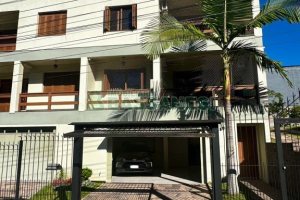 Sobrado com 182m², 3 dormitórios, 2 vagas, no bairro De Lazzer em Caxias do Sul para Comprar