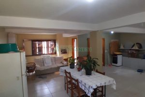 Casa com 249m², 4 dormitórios, 1 vaga, no bairro Esplanada em Caxias do Sul para Comprar