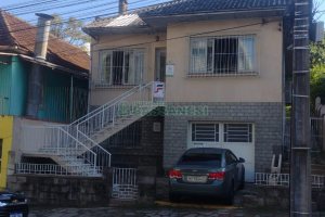 Casa com 637m², 2 dormitórios, no bairro Centro em Caxias do Sul para Comprar