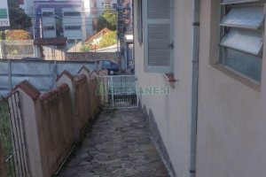 Casa com 637m², 2 dormitórios, no bairro Centro em Caxias do Sul para Comprar