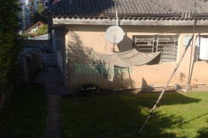 Casa com 637m², 2 dormitórios, no bairro Centro em Caxias do Sul para Comprar