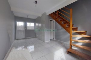 Sobrado com 45m², 2 dormitórios, no bairro Nossa Senhora das Graças em Caxias do Sul para Alugar ou Comprar