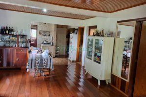 Chácara com 250m², 3 dormitórios, no bairro Criúva em Caxias do Sul para Comprar