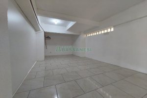 Loja com 213m², no bairro Cinqüentenário em Caxias do Sul para Alugar