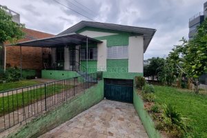Casa com 200m², 3 dormitórios, 6 vagas, no bairro Cruzeiro em Caxias do Sul para Comprar
