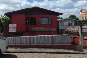 Casa com 140m², 3 dormitórios, -3 vaga, no bairro Centenário em Caxias do Sul para Comprar