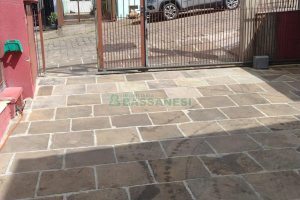 Casa com 140m², 3 dormitórios, -3 vaga, no bairro Centenário em Caxias do Sul para Comprar