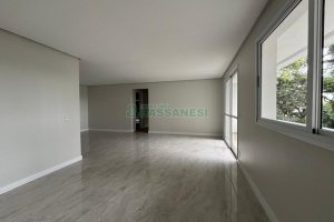 Apartamento com 133m², 3 dormitórios, 1 vaga, no bairro Madureira em Caxias do Sul para Alugar