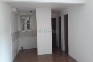 Apartamento com 38m², 2 dormitórios, 1 vaga, no bairro Cruzeiro em Caxias do Sul para Comprar