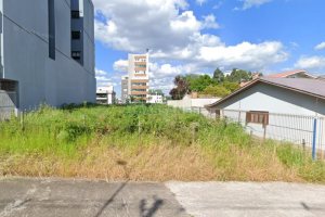 Terreno com 420m², no bairro Sanvitto em Caxias do Sul para Comprar