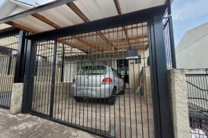 Sobrado Mobiliado com 70m², 2 dormitórios, 1 vaga, no bairro Salgado Filho em Caxias do Sul para Alugar