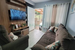 Sobrado Mobiliado com 70m², 2 dormitórios, 1 vaga, no bairro Salgado Filho em Caxias do Sul para Alugar