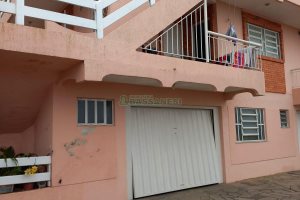 Casa com 165m², 3 dormitórios, 2 vagas, no bairro Cinqüentenário em Caxias do Sul para Comprar