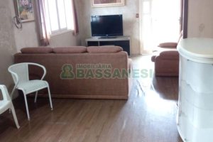 Casa com 140m², 4 dormitórios, 2 vagas, no bairro Petrópolis em Caxias do Sul para Comprar