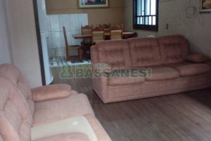 Casa com 140m², 4 dormitórios, 2 vagas, no bairro Petrópolis em Caxias do Sul para Comprar