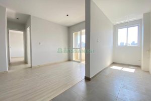 Apartamento com 55m², 2 dormitórios, 1 vaga, no bairro Panazzolo em Caxias do Sul para Comprar