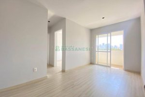 Apartamento com 55m², 2 dormitórios, 1 vaga, no bairro Panazzolo em Caxias do Sul para Comprar