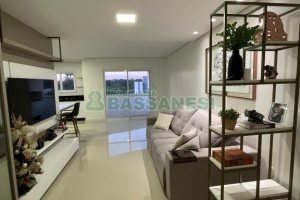 Apartamento com 88m², 2 dormitórios, 2 vagas, no bairro Vinhedos em Caxias do Sul para Comprar