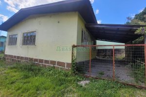 Casa com 63m², 3 dormitórios, 1 vaga, no bairro Cruzeiro em Caxias do Sul para Comprar