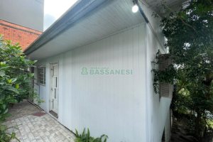 Casa com 56m², 3 dormitórios, no bairro São Leopoldo em Caxias do Sul para Comprar