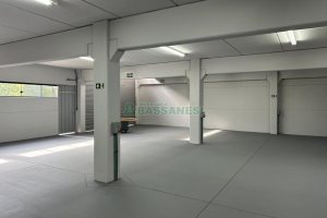 Pavilhão com 425m², no bairro São Leopoldo em Caxias do Sul para Alugar