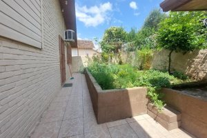 Casa com 178m², 3 dormitórios, 1 vaga, no bairro Pio X em Caxias do Sul para Comprar