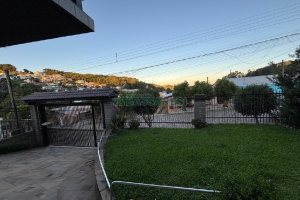 Casa com 630m², 3 dormitórios, 4 vagas, no bairro São Cristóvão em Caxias do Sul para Comprar