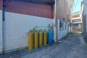 Pavilhão com 450m², no bairro Pio X em Caxias do Sul para Alugar