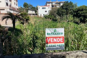 Terreno com 1058m², no bairro Sagrada Família em Caxias do Sul para Comprar