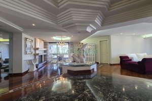 Apartamento com 375m², 3 dormitórios, 4 vagas, no bairro Madureira em Caxias do Sul para Comprar