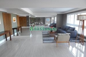 Apto Mobiliado com 50m², 1 dormitório, 1 vaga, no bairro Madureira em Caxias do Sul para Alugar