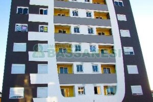 Apartamento com 53m², 2 dormitórios, 1 vaga, no bairro Santa Lúcia em Caxias do Sul para Comprar