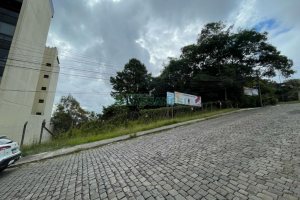 Terreno com 607m², no bairro Jardim América em Caxias do Sul para Comprar