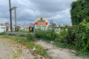 Terreno com 1050m², no bairro Jardim América em Caxias do Sul para Comprar