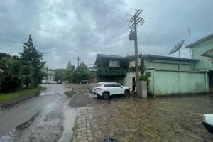 Pavilhão com 700m², no bairro Desvio Rizzo em Caxias do Sul para Comprar